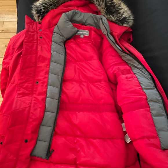 Michael Kors Men’s jacket.As seen in pics it is in pristine condition. - Picture 2 of 3